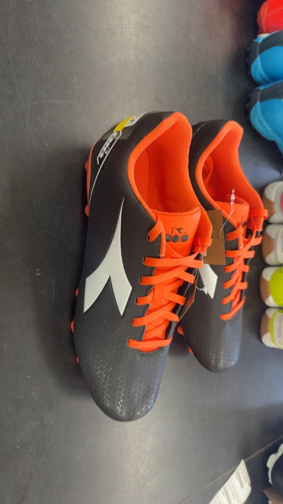 Diadora Pichichi SR Soccer Shoes - Size 9.5
Brand new cleats
