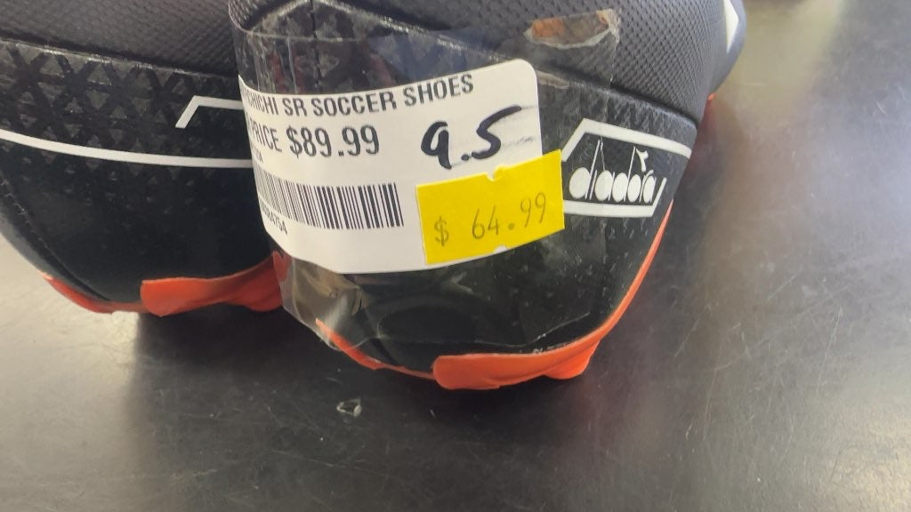 Diadora Pichichi SR Soccer Shoes - Size 9.5
Brand new cleats