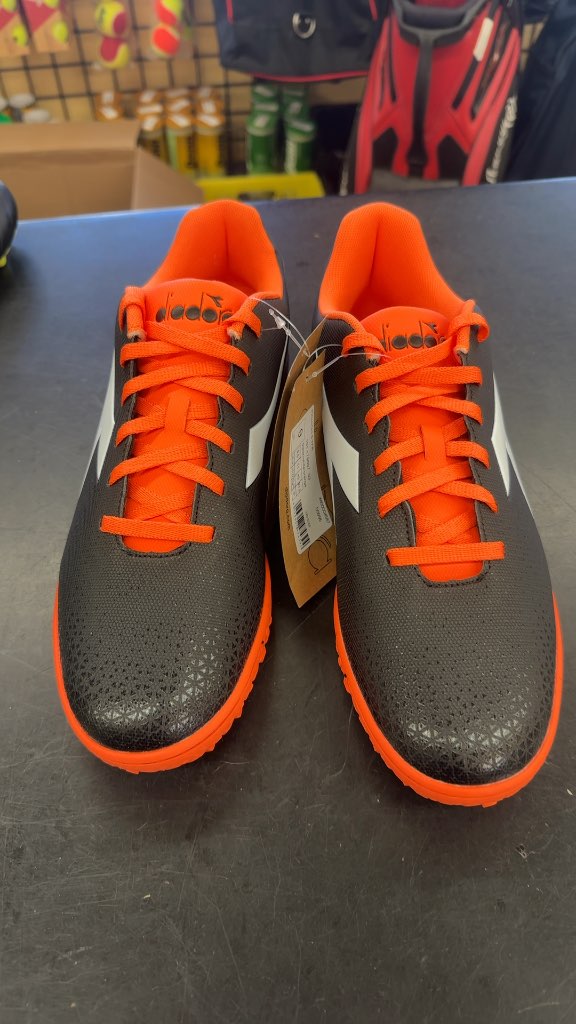 Diadora Pichichi SR Soccer Shoes - Size 9.5 brand new indoor shoes