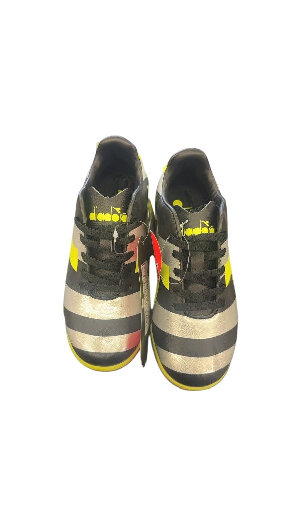 Diadora Raptor Youth Indoor Soccer Shoes - Size 13.5