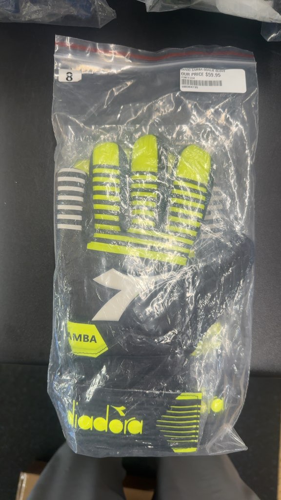 Diadora Samba Goalie Gloves - Size 8
Brand new