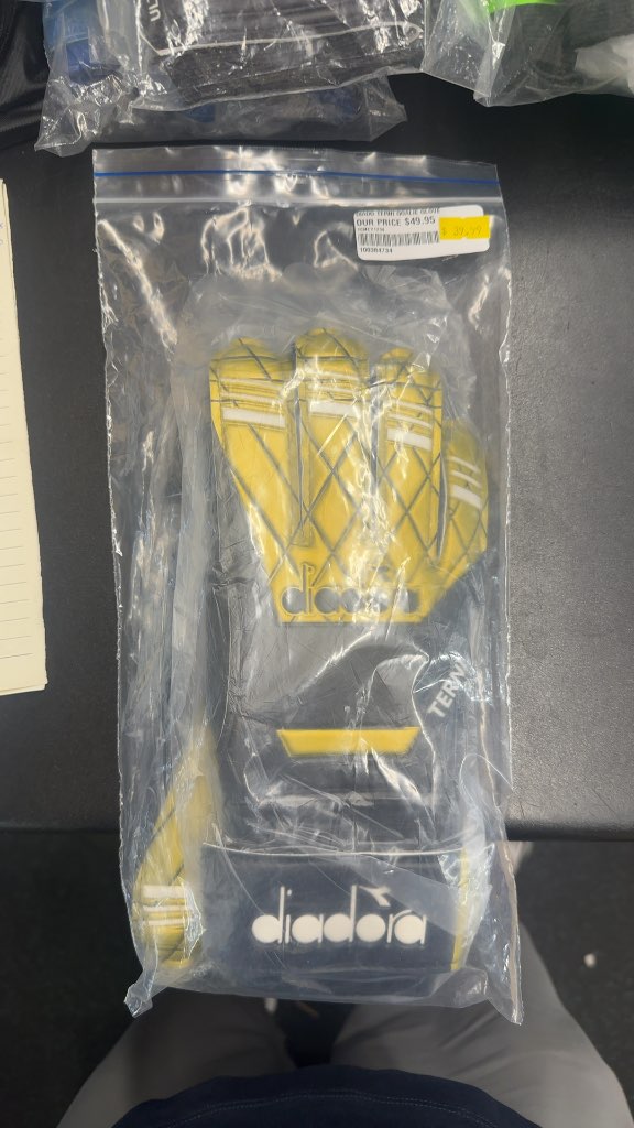 Diadora Terni Goalie Gloves size 8 brand new