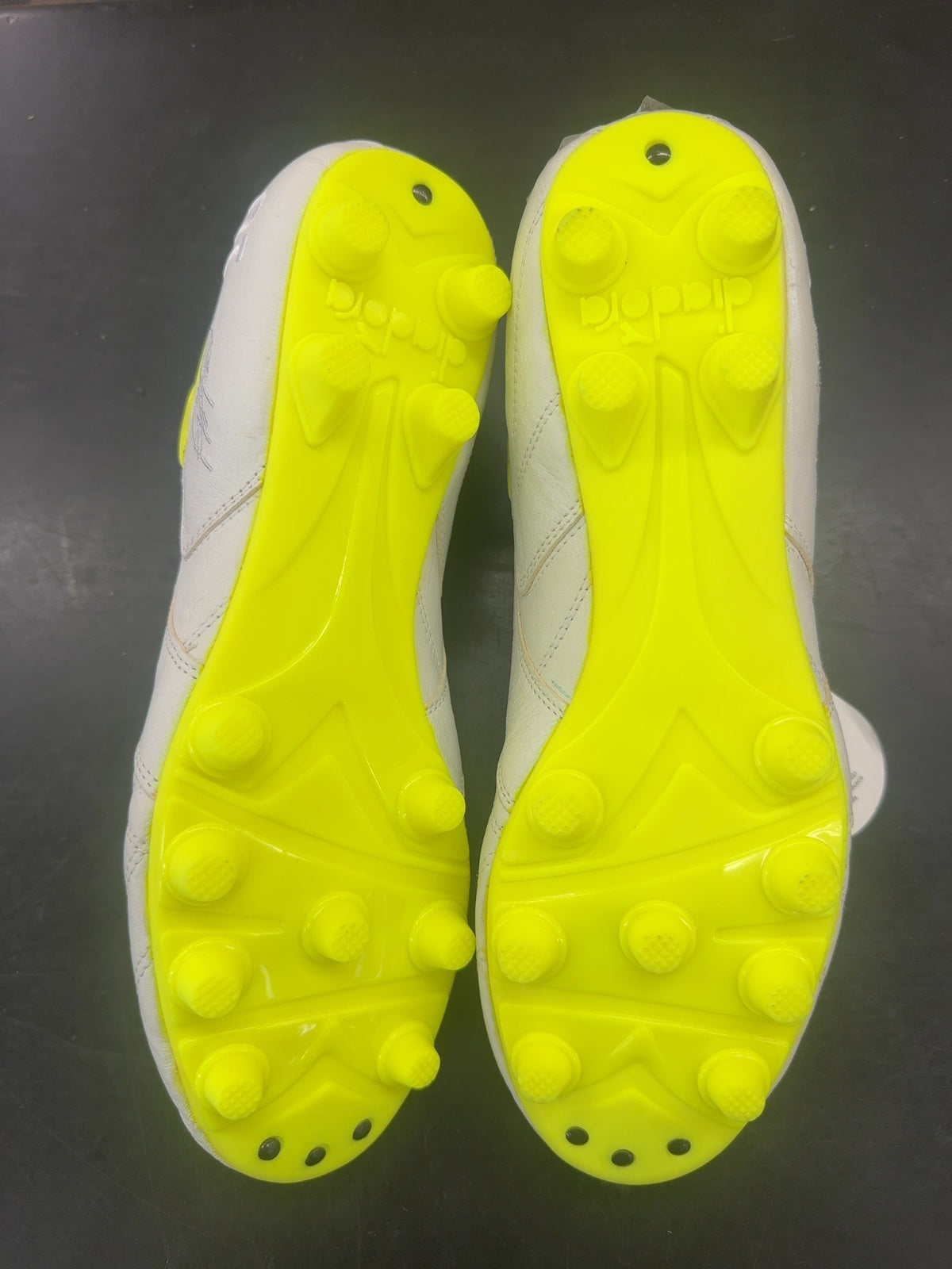 Diadora Winner RB 1994 Soccer Cleats - White/Neon - Size 8.5
Brand new with tags