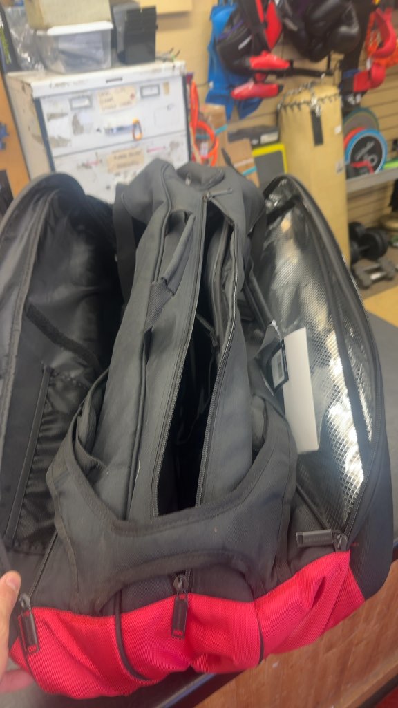 Dunlop Tennis Racquet Bag Powered by Srixon Red/Black New Condition