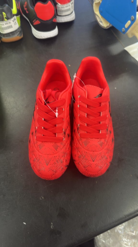 Elatto Youth Soccer Cleats - Red - Size 13
Brand new cleats