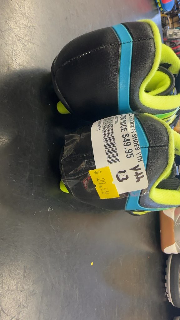 Elatto Youth Soccer Cleats - Size 13