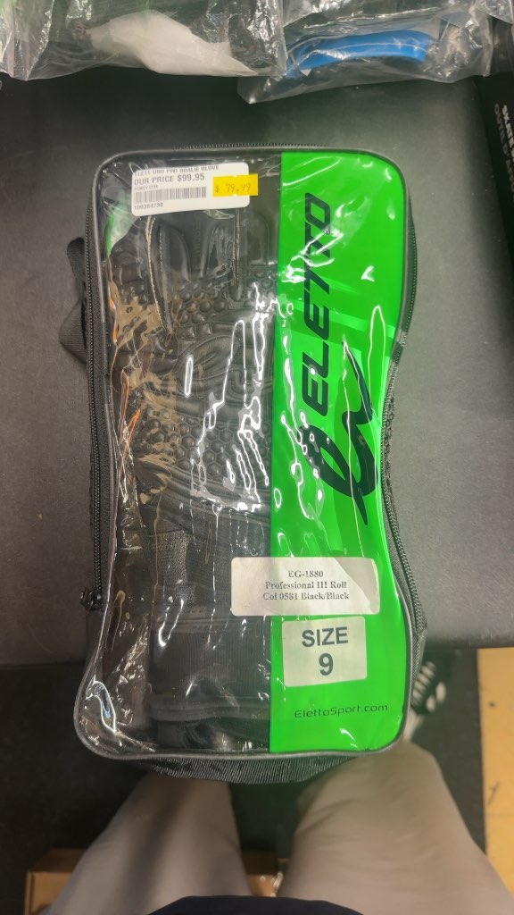 Eletto Professional III Roll Goalie Glove - Size 9 brand new