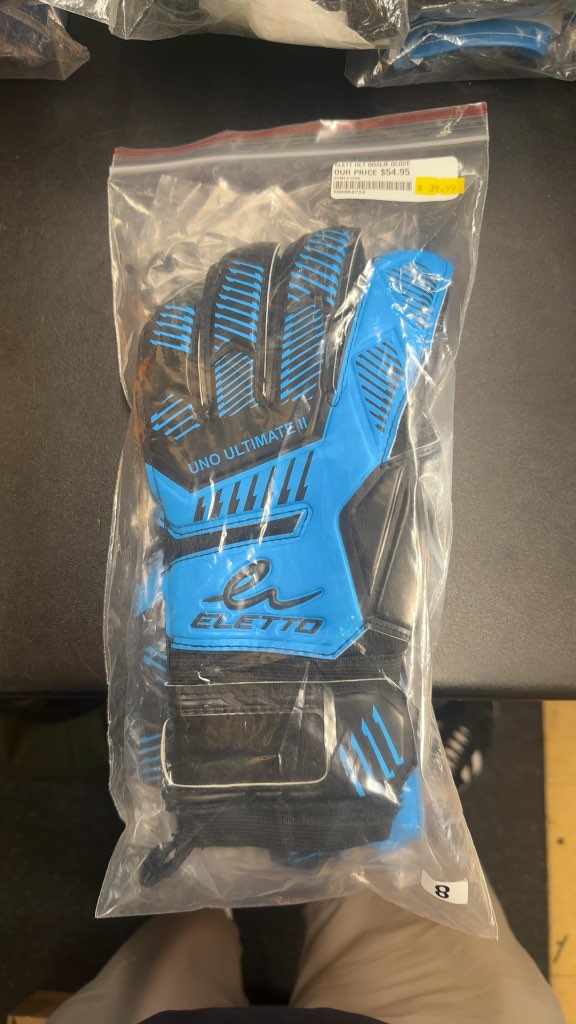 Eletto Uno Ultimate II Soccer Goalie Gloves - Size 8 brand new