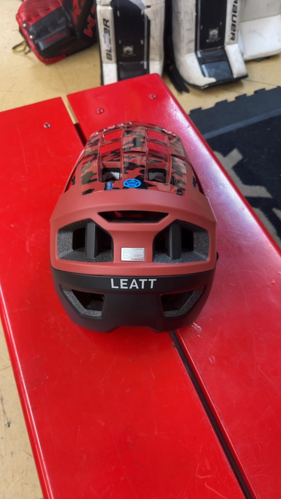 Leatt All MTN 4.0 Bike Helmet - Large - Red Camo brand new