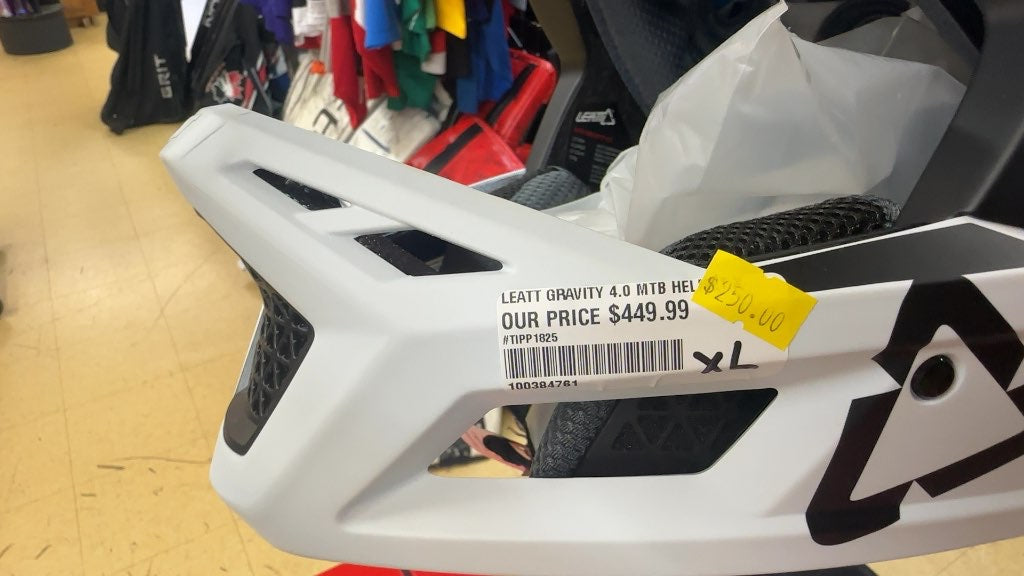 Leatt Gravity 4.0 MTB Helmet - XL - White/Black-
Brand new