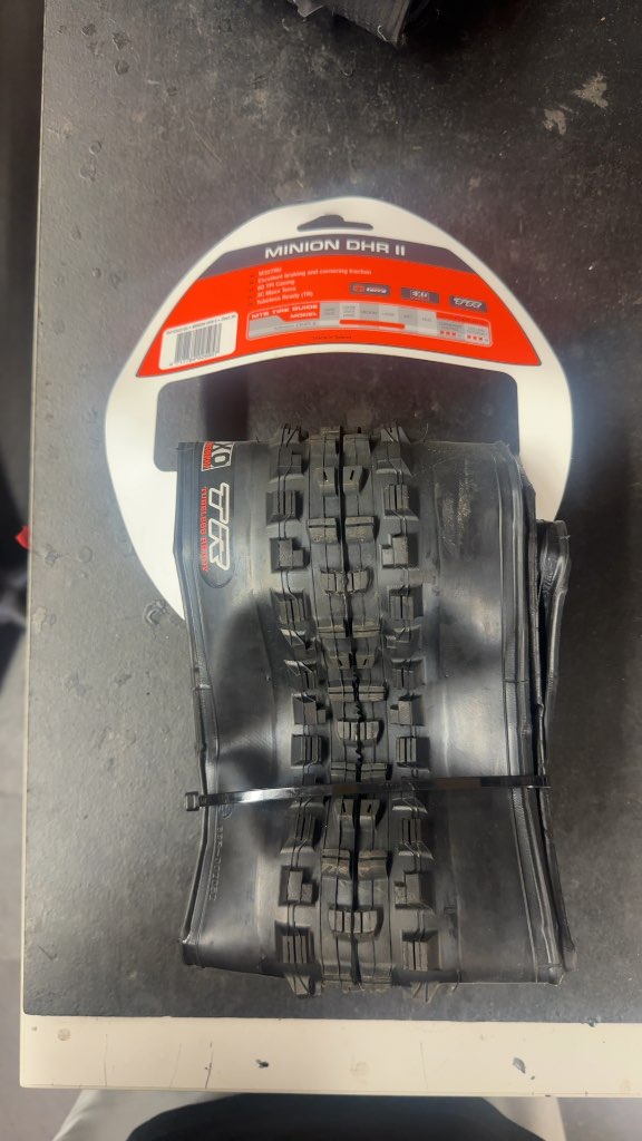 Maxxis Bike Tire Minion DHR II 3C EXO TR New 26 x 2.30