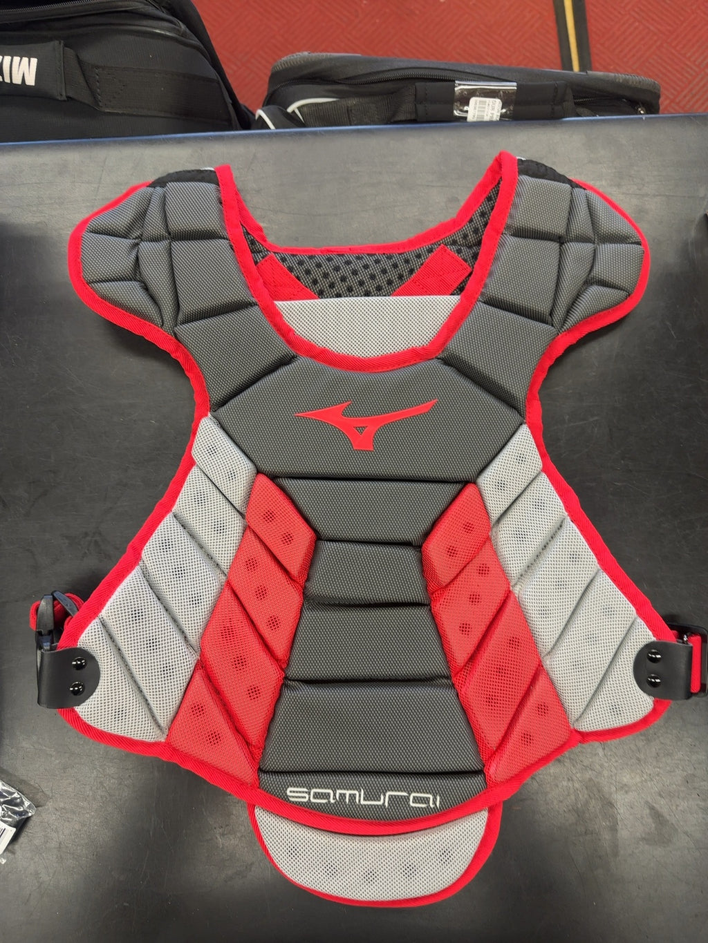 Mizuno Samurai Catcher's Chest Protector - Adult 13"