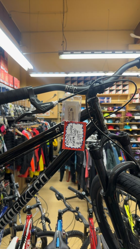 Radio Bike Co. Dirt Jumper 26" Mountain Bike - Black - New