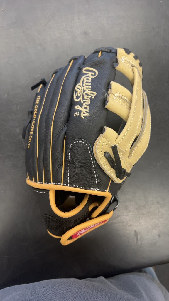 Rawlings Baseball Glove Sure Catch SC110FTJ New with Tags 11"