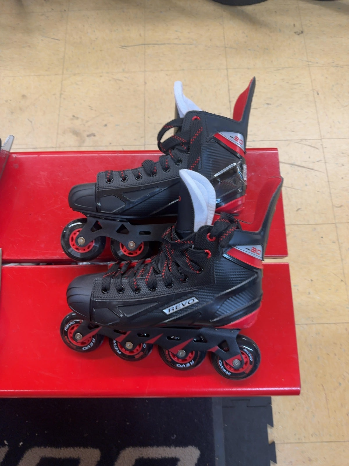 REVO 30 Senior Inline Hockey Skates - Size 9