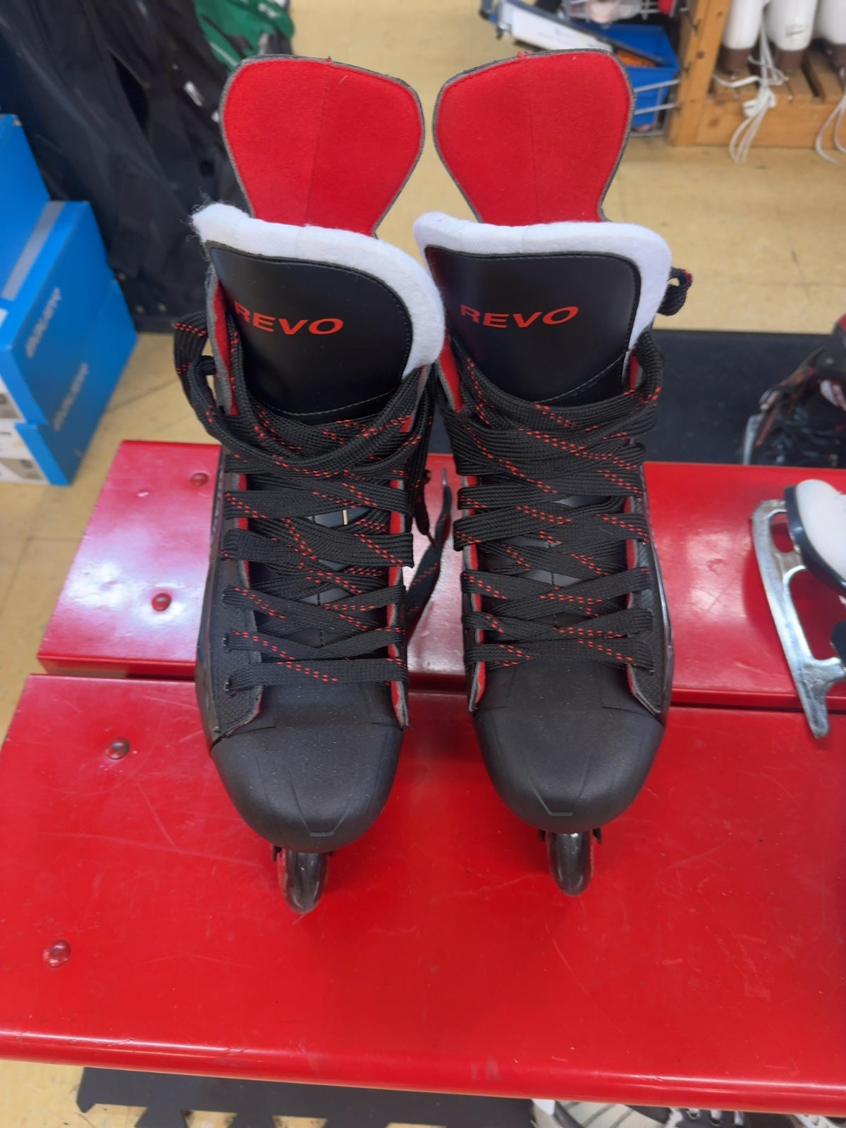 REVO 30 Senior Inline Hockey Skates - Size 9
