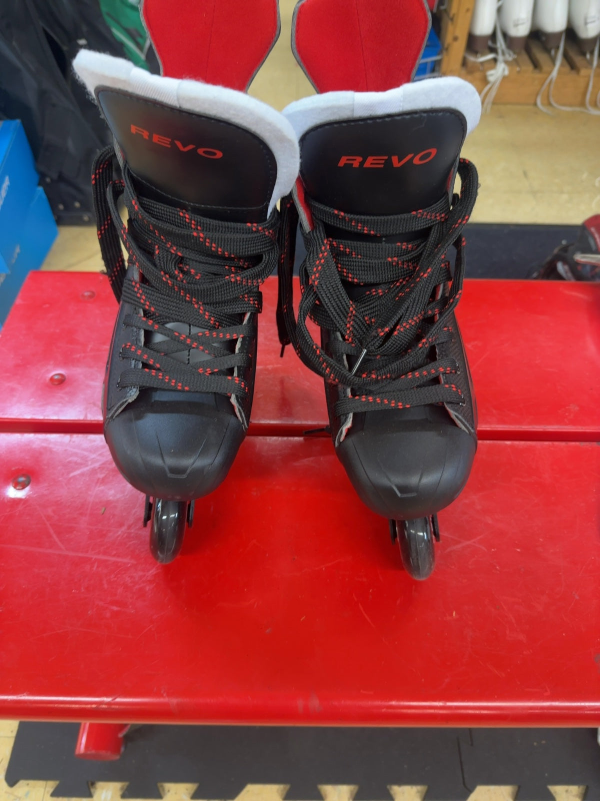 REVO Senior Inline Skates - Size 7