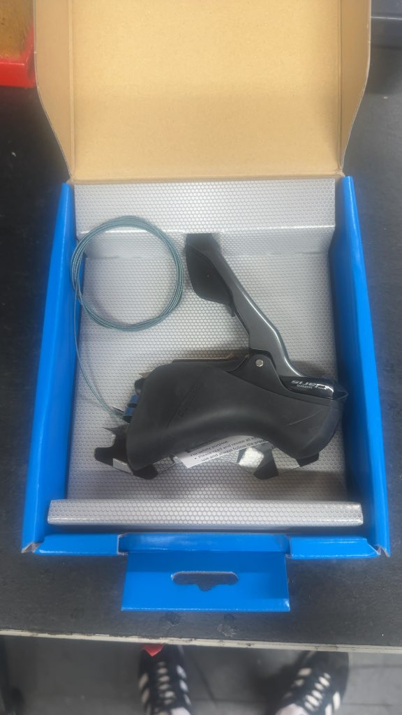 Shimano Claris ST-R2000-L Dual Control Lever 2x Speed New Condition
