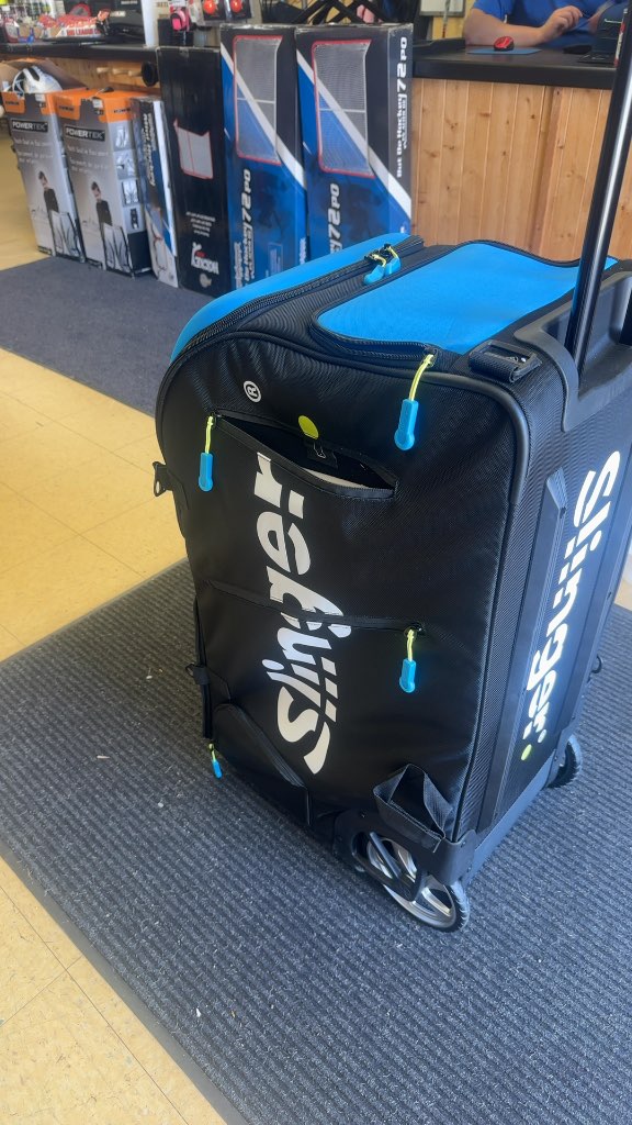 Slinger Slingshot T-One Tennis Ball Launcher with Oscillator-brand new $1200 for $650