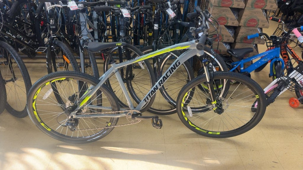 Titan Racing Mountain Bike Player 2.0 27.5" New