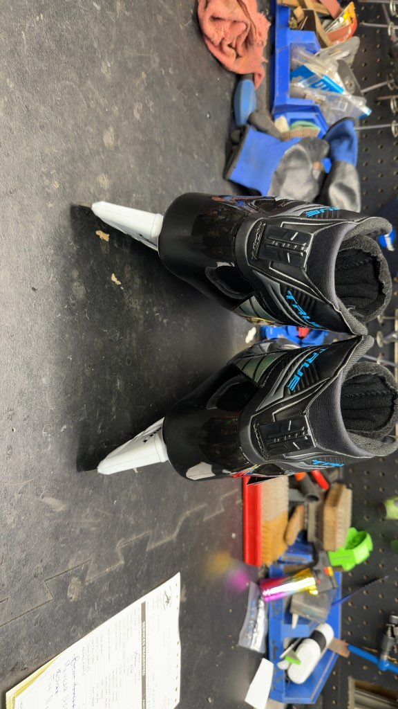 TRUE Hockey TF7 Size 6 Wide-Brand new in Box
