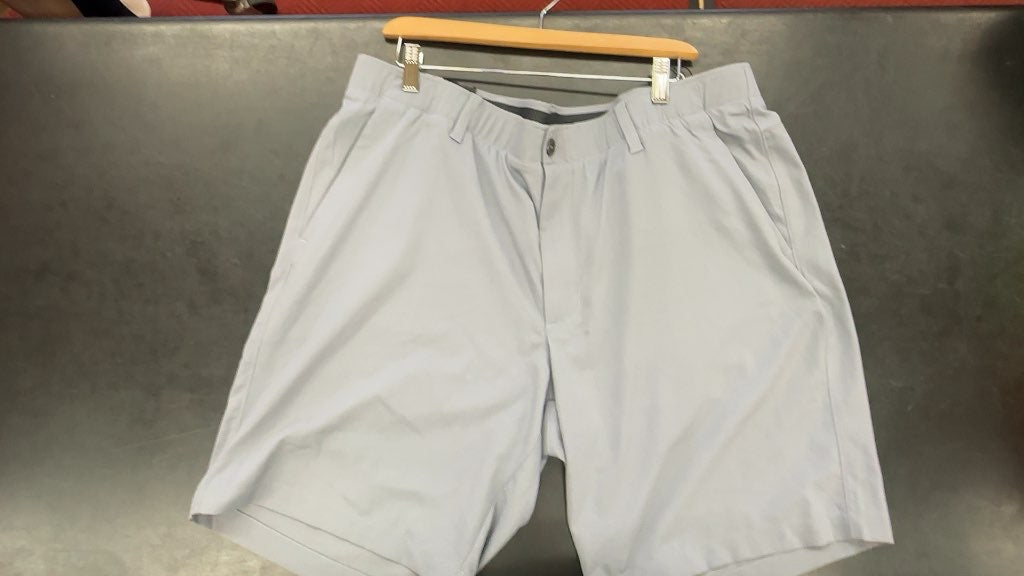 Under Armour HeatGear Golf Shorts Grey New With Tags Size 42