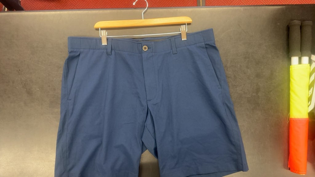 Under Armour HeatGear Golf Shorts Navy Blue New With Tags Size 42