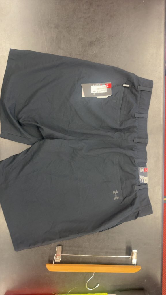 Under Armour HeatGear Golf Shorts Navy New With Tags Size 42