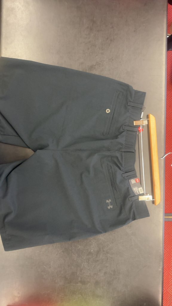 Under Armour HeatGear Golf Shorts New With Tags Size 42