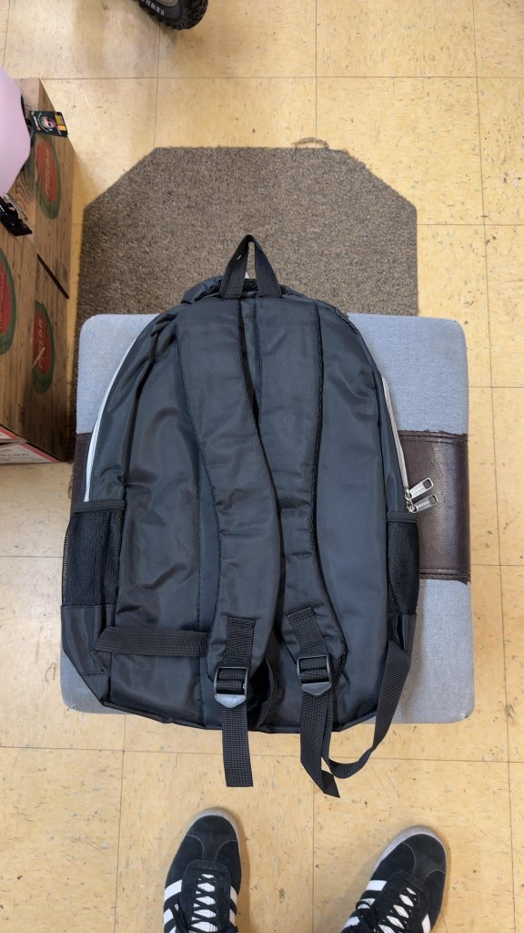 White Mountain Backpack CMEY1234 Good Condition Black